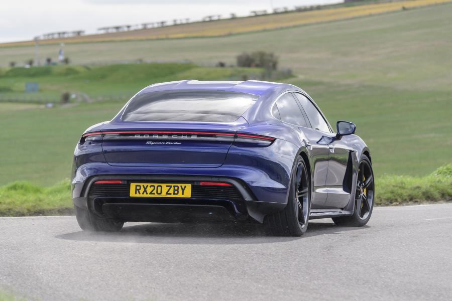  Porsche Taycan Turbo 2020 года  (UK) (фото 26 из 40)